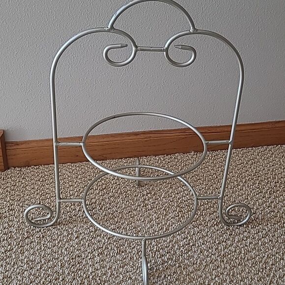 PIER 1 MACINTOSH Earthenware Angleterre Fruit Round Dinner Plate and stand home - Picture 5 of 16